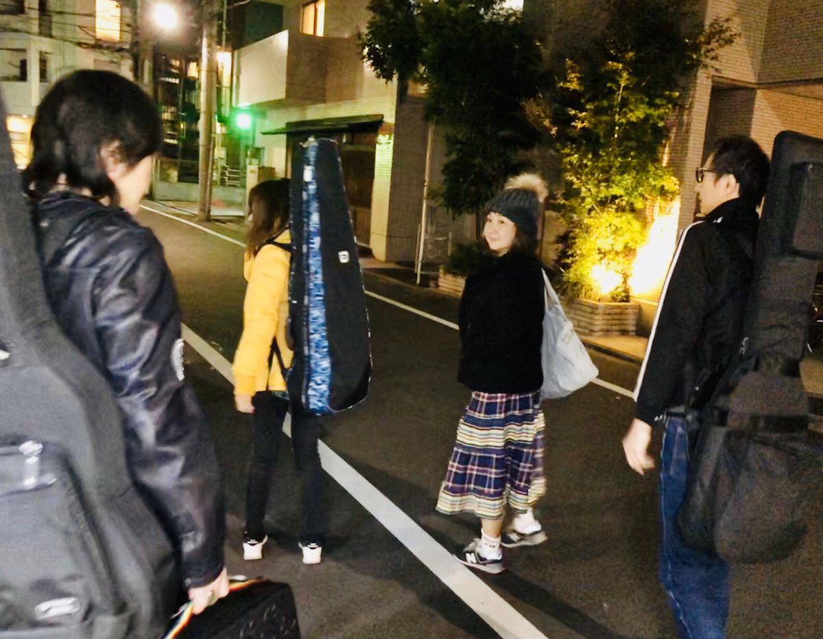 sumida_takeshi's tweet photo. VooDoo Hawaiians 1st era.
リハ終了 https://t.co/oBVwG6ZF2H