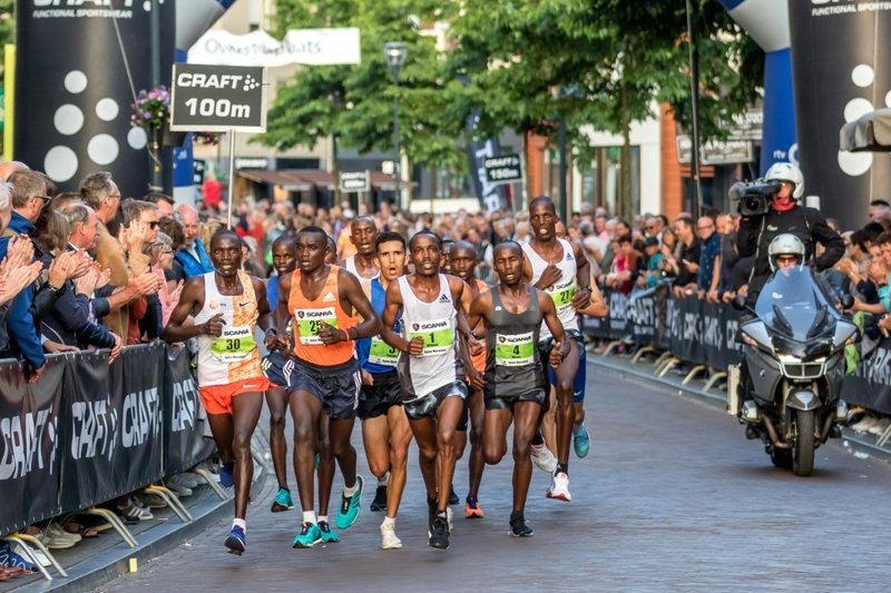 VACATURE: Wil jij een waardevolle bijdrage leveren aan het gezelligste hardloopfestival van Nederland? Solliciteer dan nu naar de functie van ‘secretarieel medewerker’ bij Stichting Halve Marathon Zwolle! #hardlopen #Zwolle #zhm20 bit.ly/2Ofrocj
