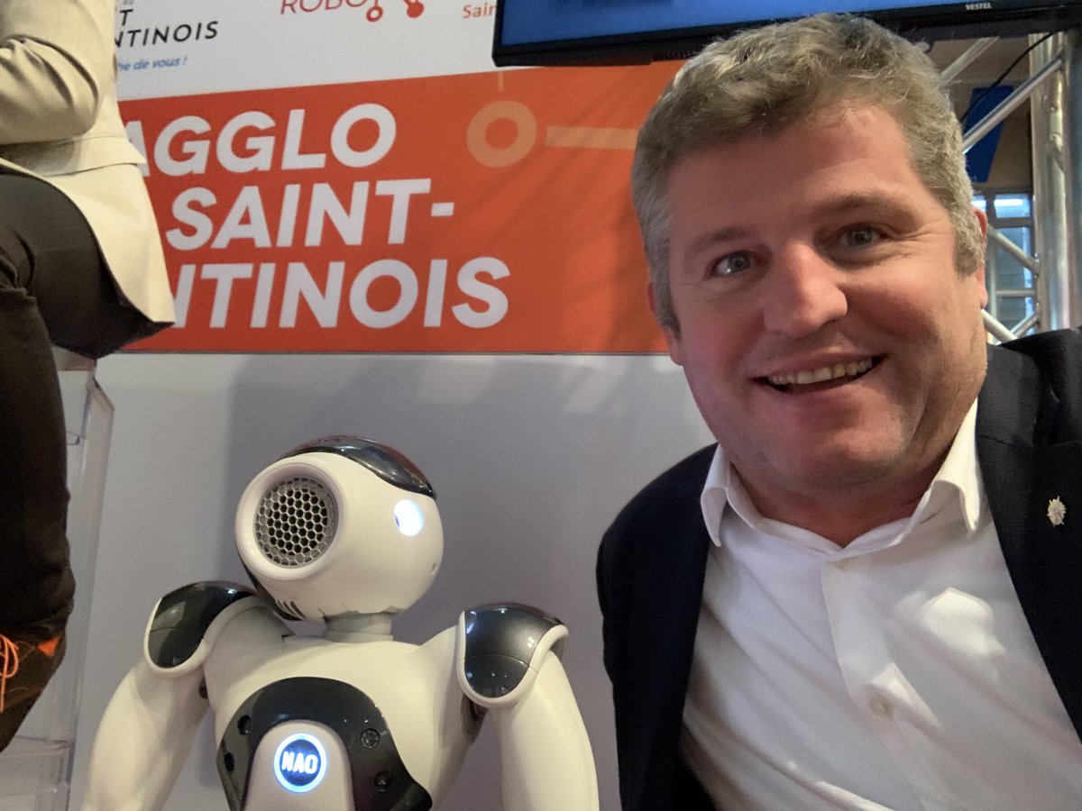 mturbaux's tweet photo. Quelques selfies 4.0 au salon #Robomeetings2019 #robonumerique @euratechnologie @a_saint_quentin @TurboCereal #blockchain #agriculture #tracabilite #impact https://t.co/DuIpZnRYOl