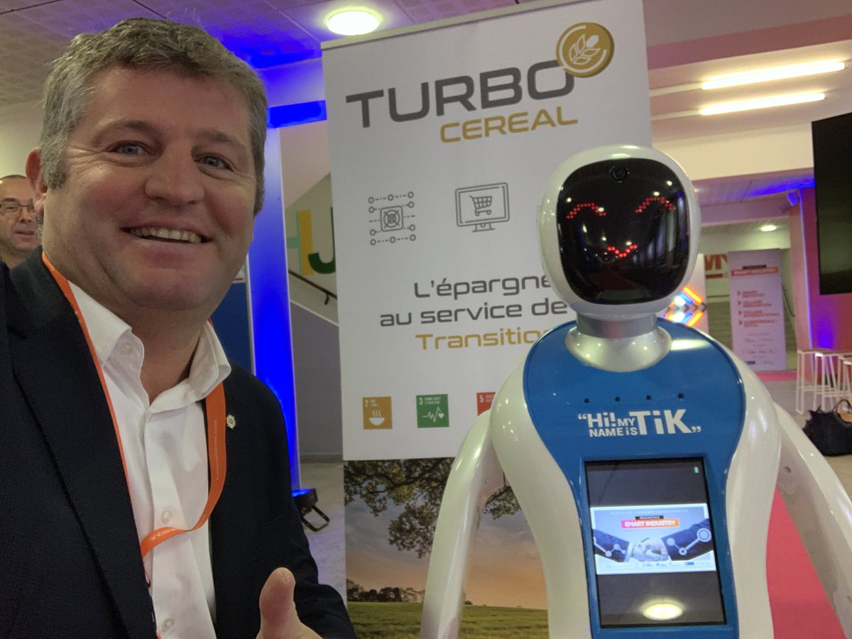 mturbaux's tweet photo. Quelques selfies 4.0 au salon #Robomeetings2019 #robonumerique @euratechnologie @a_saint_quentin @TurboCereal #blockchain #agriculture #tracabilite #impact https://t.co/DuIpZnRYOl