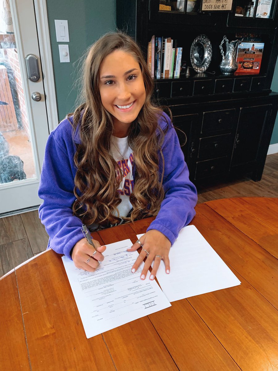 maggieedarr's tweet photo. See you soon Natchitoches! 💜🧡 https://t.co/OK55I42S9r