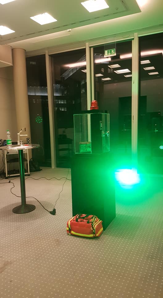 ATM_Events's tweet image. Manchmal darf es an der Hochzeit auch ein Teambuilding sein... So durften sich gestern Eon und Innogy an unser(em) Beat The Box Teambuilding trauen 🎉❤🤝🗃️

#Fusion #Team #Teambuilding #BeatTheCountdown #Fun #wedding #Mystery #Rätsel #boxendiebegeistern