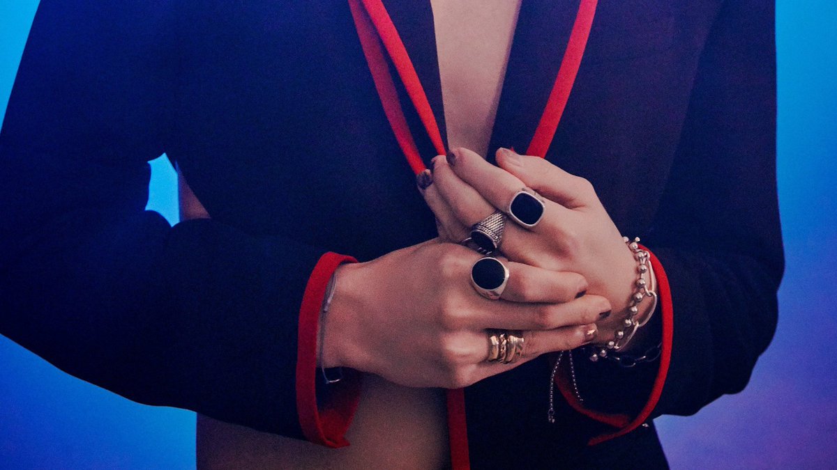 sehunbleached's tweet photo. SEHŮN'S DETAILS
#ObsessedWithSehun #CODE94 https://t.co/ErZ9vRUNjJ