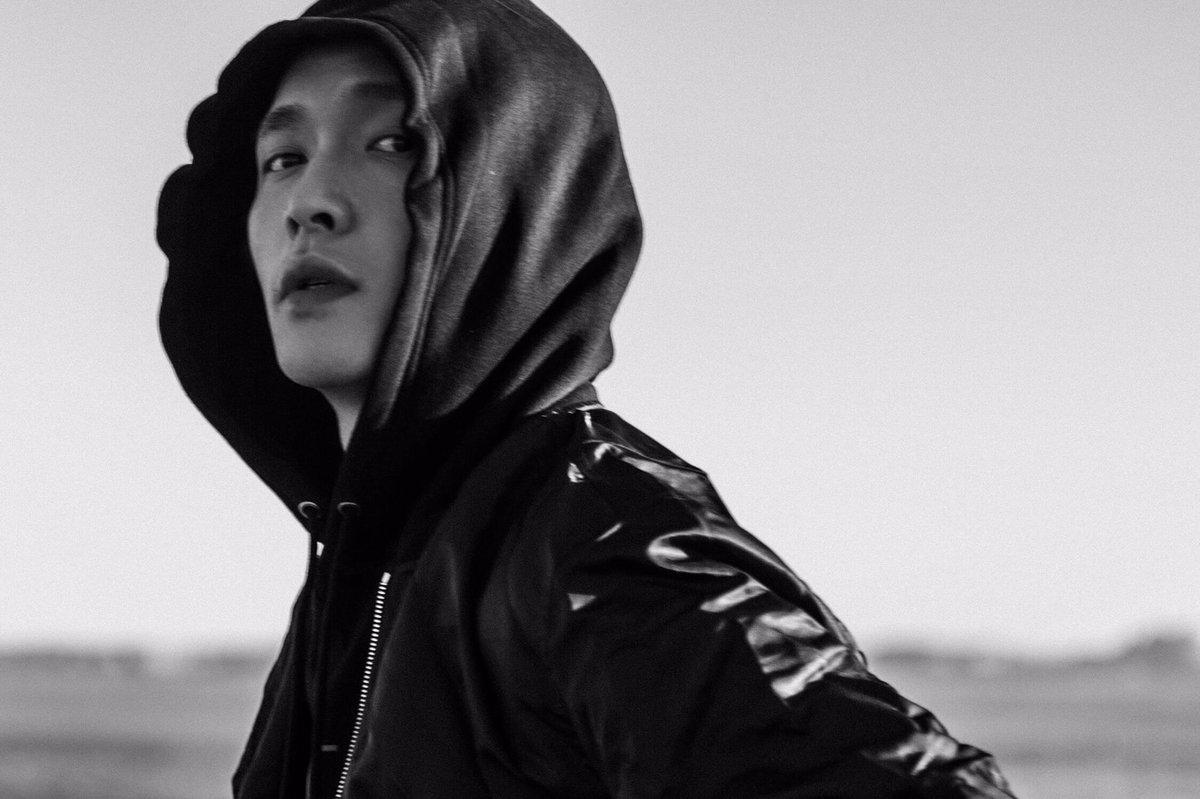 VirginAndVirgo's tweet photo. LAY ✖️ BAZAAR
#lay #exo  #レイ #장이씽 #엑소 #레이 https://t.co/6TrEGYOa6c