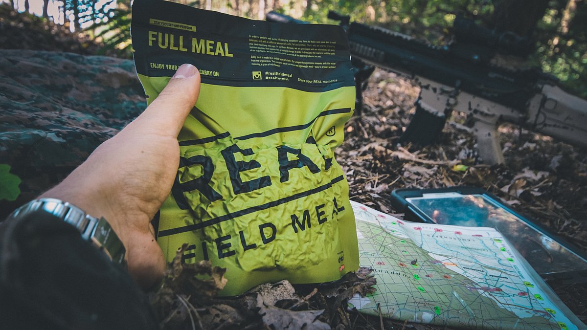 realfieldmeal's tweet photo. What's your first choice of food in challenging situations?
#stayFocusedAndPerform #RealFieldMeal #mre
📷IG mil_instructor &amp; v_r_adventures https://t.co/bmGOpf4hys