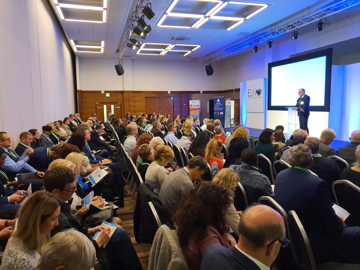 ExecutiveLN's tweet image. David McInerney @syrenis_ltd  discussing #cookies #consent and #tracking to a crowd of over 100 #dataprotection age #privacy officers. Not a nervous bone in his body (honest)