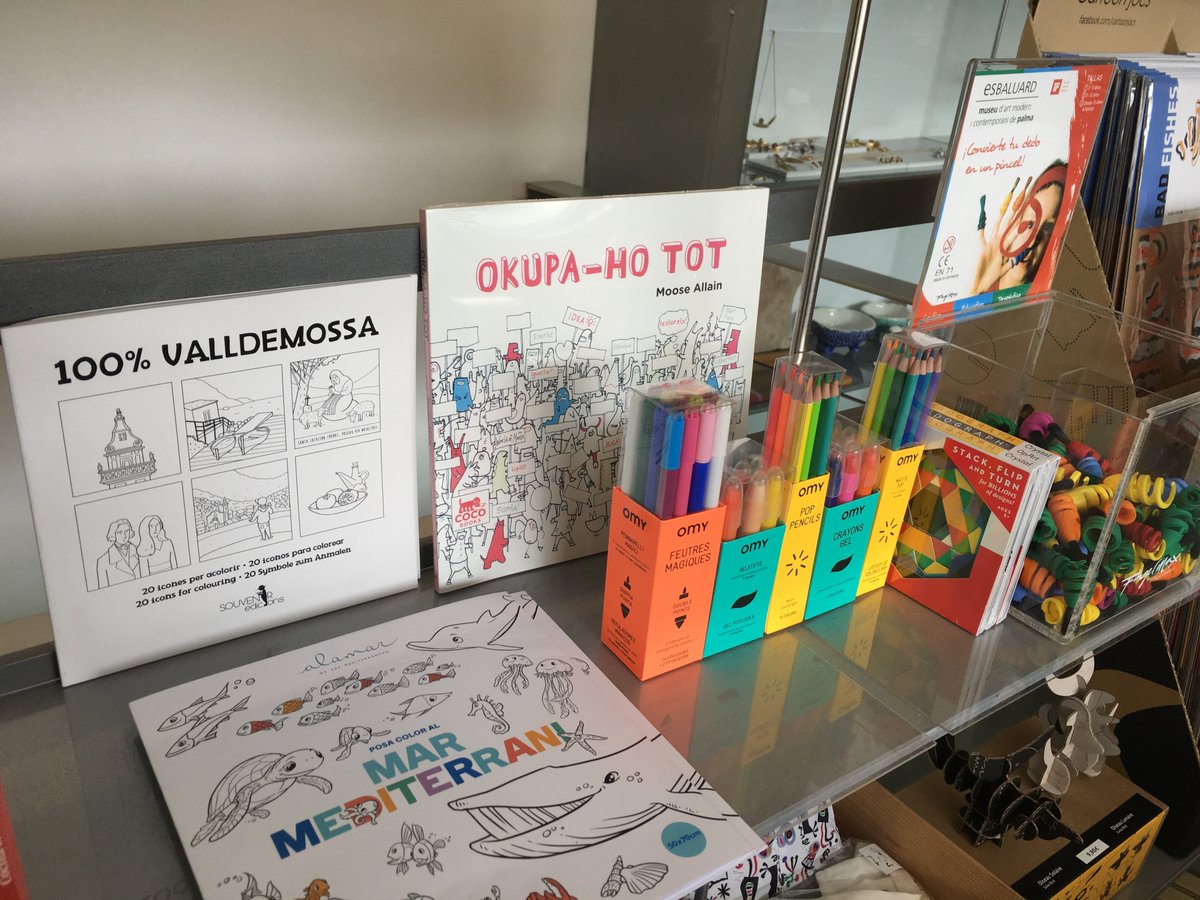 EsBaluardTienda's tweet photo. Si aquest dissabte veniu amb els nins a «Família, el dissabte va d’art!» amb inscripció prèvia,
no oblideu passar-vos per la botiga d’ @EsBaluard per descobrir els nous articles per dibuixar i colorejar!

Vos esperem!

https://t.co/vrQNOuuATu https://t.co/cfQqF8axPh