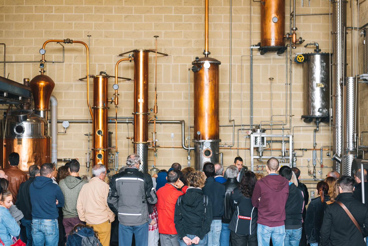 FabbricheAperte's tweet photo. #PFA19: Alcune foto della distilleria di @Dal1846Mazzetti. Un luogo davvero affascinante!
Grazie a tutti i partecipanti e alle aziende che hanno aderito a questa iniziativa unica per conoscere le eccellenze del nostro territorio! 
Credito foto: Paolo Bernardotti https://t.co/tXe7Ju73FP