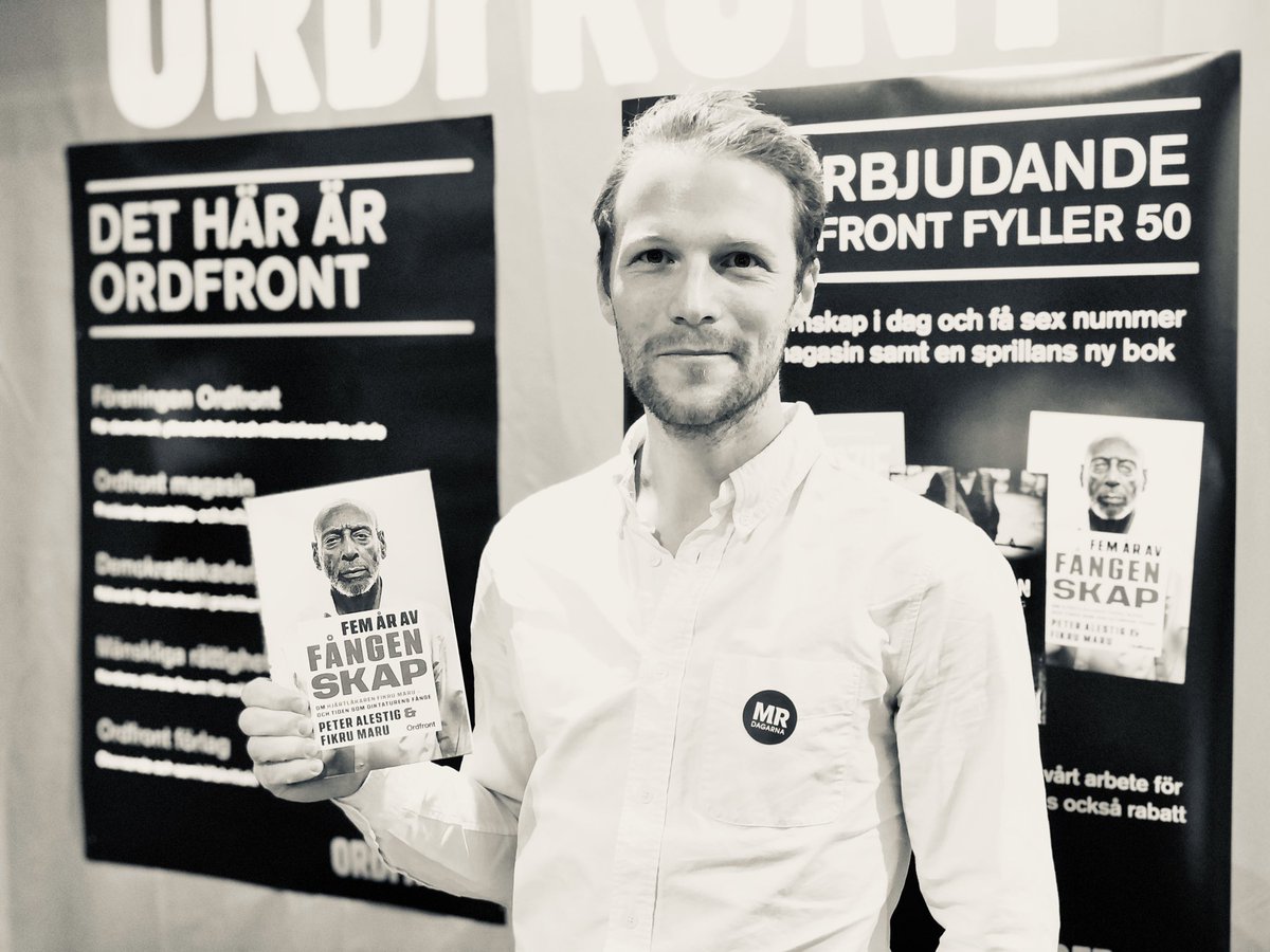 Mellan klockan 12:30 och 13:00 i Föreningen Ordfronts monter (M1) signerar SvD-medarbetaren och journalisten <a href="/PeterAlestig/">Peter Alestig also at bsky</a> sin och den svensketiopiske hjärtläkaren Fikru Marus bok ”Fem år av fångenskap” (<a href="/Ordfront/">Ordfront förlag</a>). #mrdagarna #rättentillhälsa #ordfront <a href="/MRdagarna/">MR-dagarna</a>