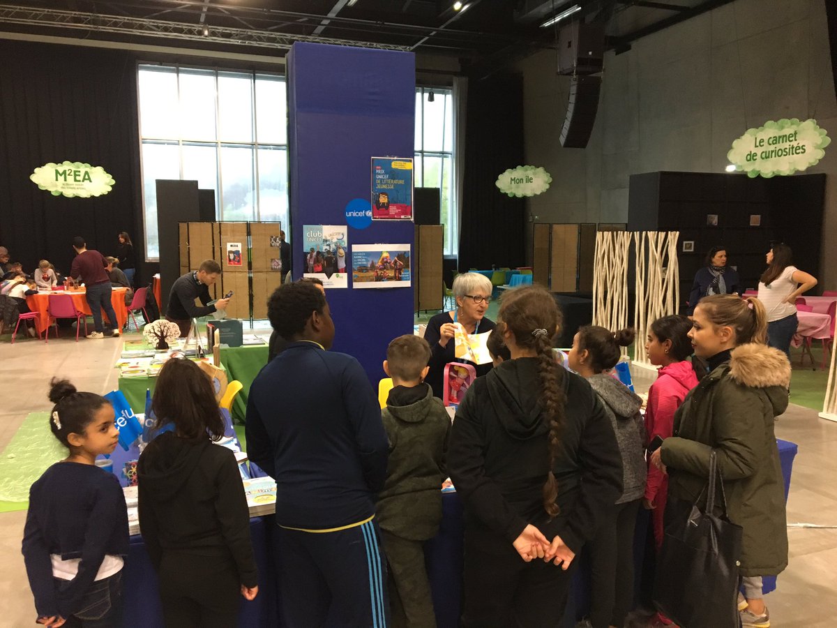 Grains_de_Sel's tweet photo. La 9e édition de Grains de sel a ouvert ses portes ce matin ! 🥳🤩
De nombreuses classes d’écoliers et de collégiens arpentent déjà les allées du salon Shéhérazade et participent aux ateliers proposés à l’Espace des Libertés. https://t.co/h0MYrixT9Q