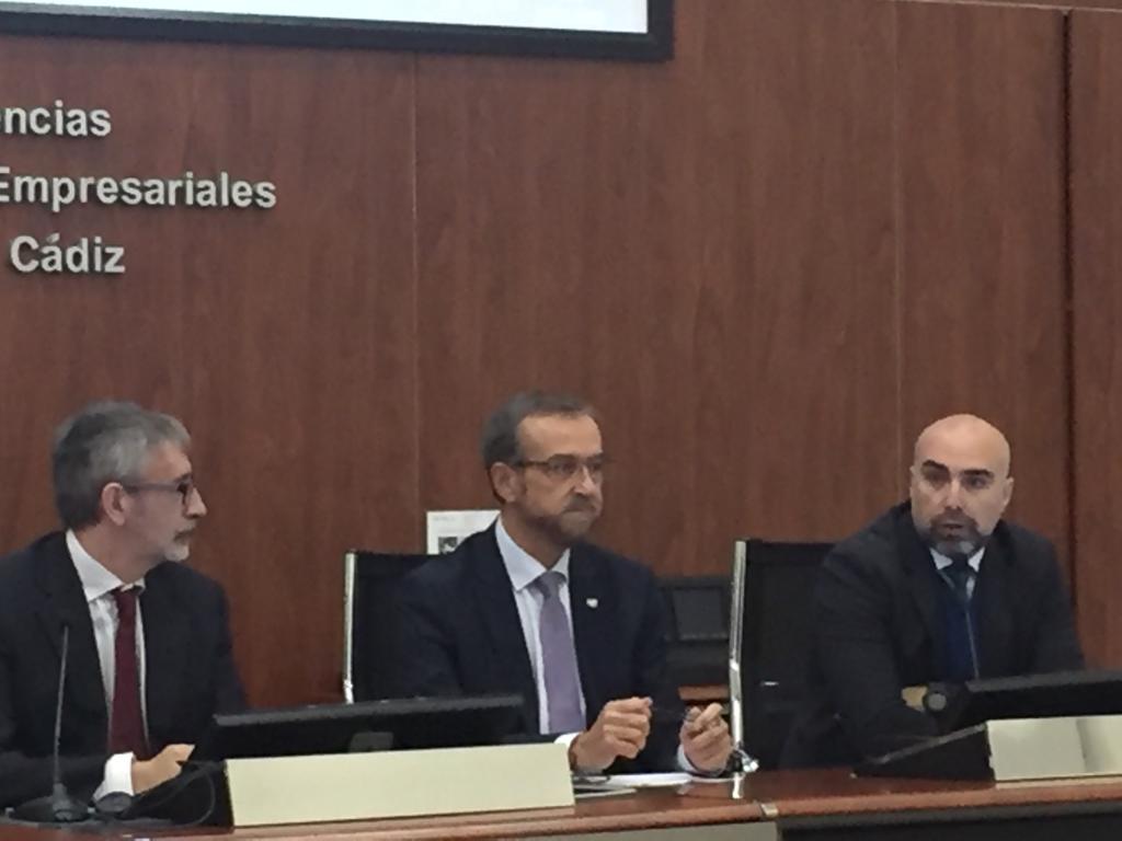 COP_AO's tweet photo. Hoy estamos en la Conferencia de Decanos/as de Psicología de las #Universidades Españolas #CDPUE, que se está celebrando de #Cádiz .
El decano del @COP_AO , @PepeTenorio8 , y el presidente de nuestra Delegación de Cádiz, @jacoqui , han participado en la mesa inaugural. https://t.co/7d7sn8xSQD