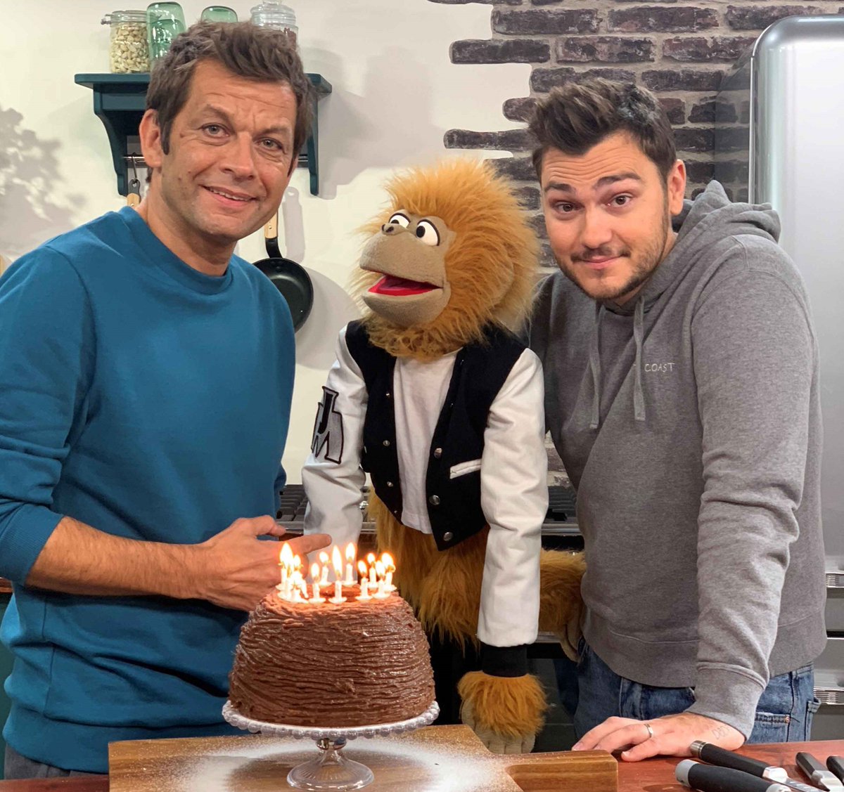 Tf1 Pro Joyeux Anniversaire Petitsplatsenequilibre Demain Vendredi 15 Novembre Tf1 Laurentmariotte Recoit Jeffpanacloc Et Jean Marc Pour Les 11 Ans De L Emission Au Menu Un Gateau D Anniversaire Chocolat Et Tf1 Pro Joyeux Anniversaire Petitsplatsenequilibre Demain Vendredi 15 Novembre Tf1 Laurentmariotte Recoit Jeffpanacloc Et Jean Marc Pour Les 11 Ans De L Emission Au Menu Un Gateau D Anniversaire Chocolat Et
