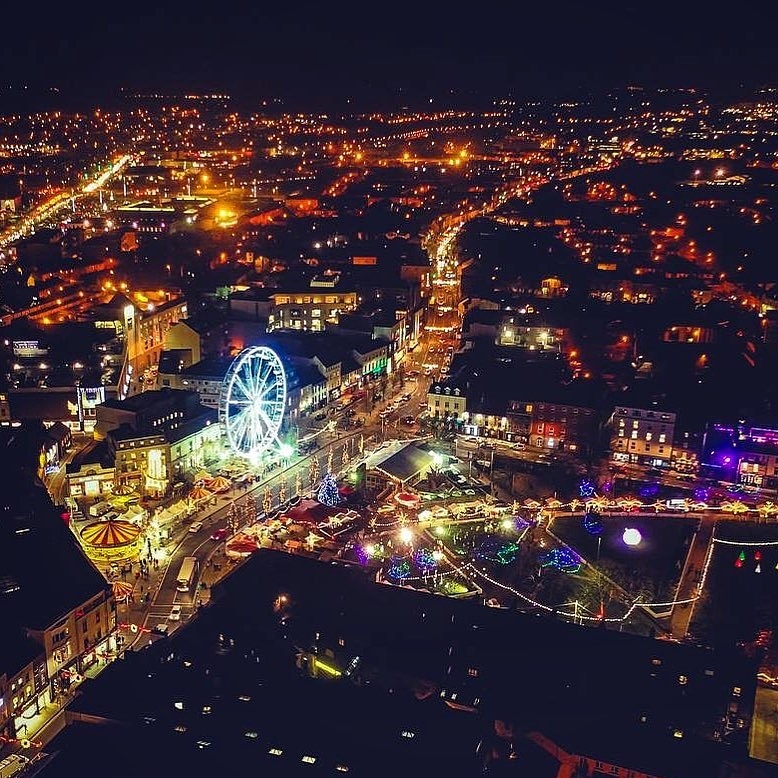 Yep it's that time of year again when #Galway lights up for #Christmas, so be sure to get into town tomorrow evening for the opening of the #GalwayChristmasMarket &amp; the turning on of the #ChristmasLights!🎄✨🎡💕#Christmas2019 #ChristmasMarket #VisitGalway

📸:Xadacka Photography