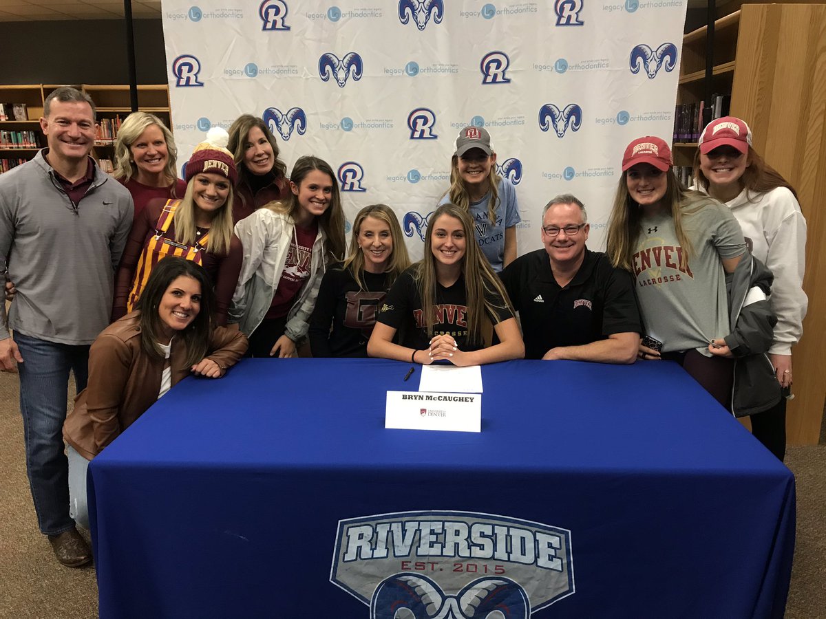 GlaxRams's tweet photo. 🚨NLI Signing Day 2019🚨It wasn’t a dream, all these great people are taking their love of the game to the college level!  #ChaseYOURdream #IfYouWantIt #GoGetIt #NLISigningDay2019 https://t.co/exnhyoTxBf