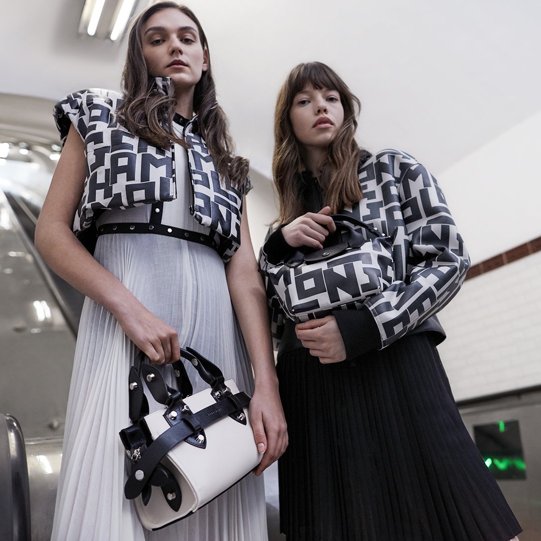 Longchamp's tweet photo. For traffic-stopping streetwear looks, try:
#LongchampLGP
#LongchampAmazone
#LeMiniPliage
#LongchampLaVoyageuse

https://t.co/7JDA1A88j7 https://t.co/OA9CAqvtTC