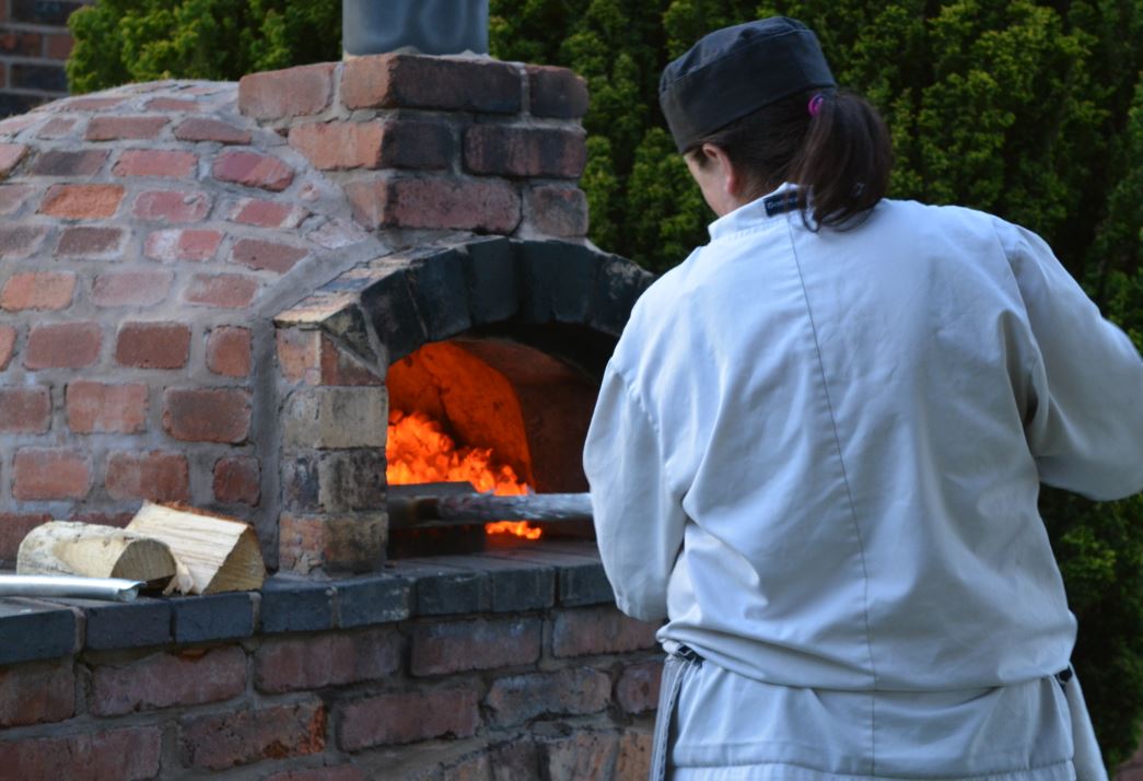 SlatersCInn's tweet image. We offer a great range of Evening Buffet upgrade options including Hog Roast, Texan BBQ and Pizza Oven