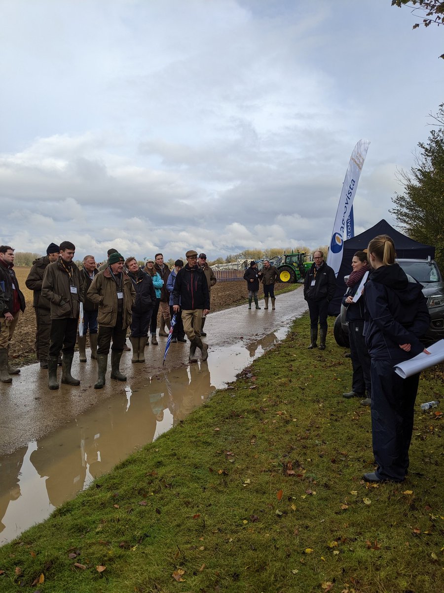 FW_UKEvents's tweet photo. Moving along the Soils in Practice event and listening to the experts about soil health. 
#soilshealth #organicmatter #yields #soilsinpractice https://t.co/cypFoc3j2C