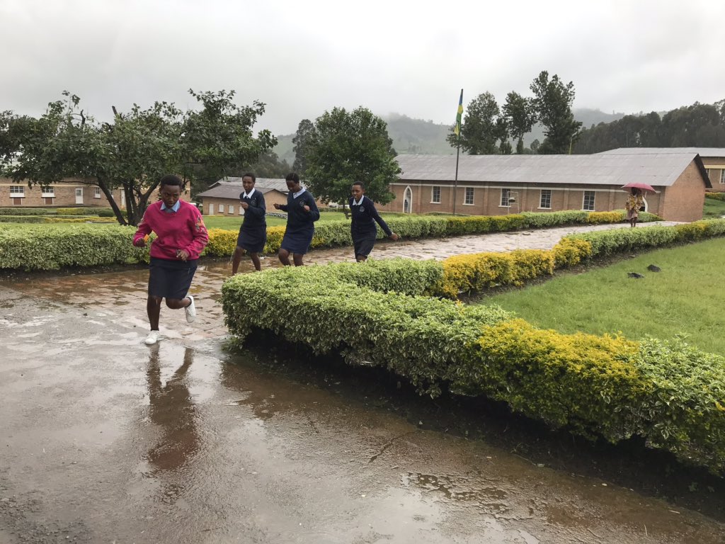 In Nyabihu district it rained heavily, but candidates at College Adventiste de Rwankeri center were obliged to start the afternoon exam (Economics 2) on time.