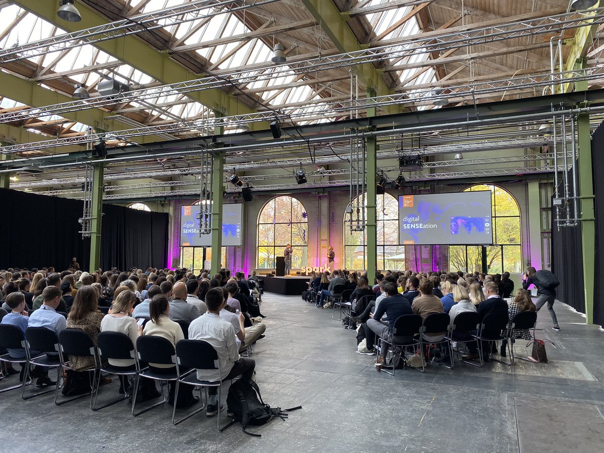 SearchStars tweet media