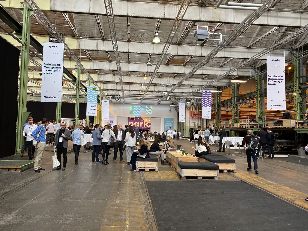 SearchStars tweet media