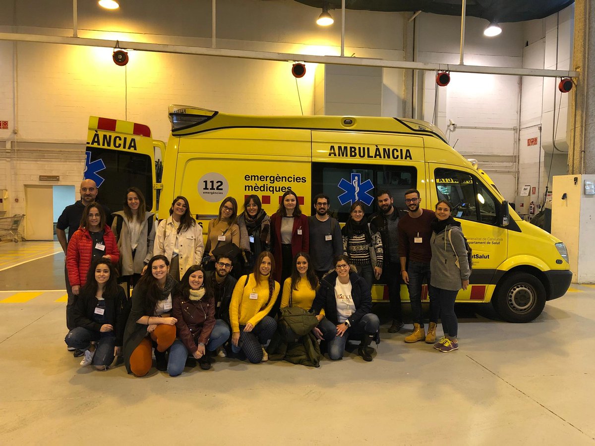 semgencat's tweet photo. Avui, l'alumnat del Màster d'Emergències d'Infermeria de la @UABBarcelona han pogut conèixer com és el #SEM per dins https://t.co/ZaBDHyOtnD