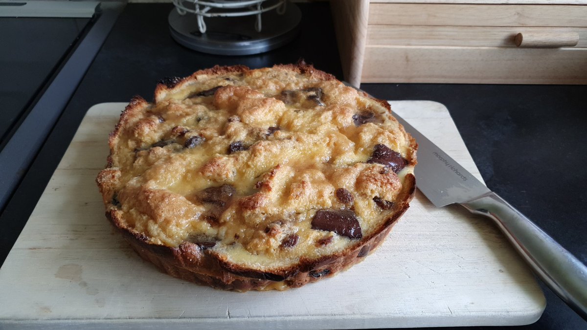 simonlawrence16's tweet photo. Bonkers Bread &amp; Butter Panettone Pudding Tart, practice for xmas! @jamieoliver #christmas #dessert https://t.co/47JaDwZ0f2