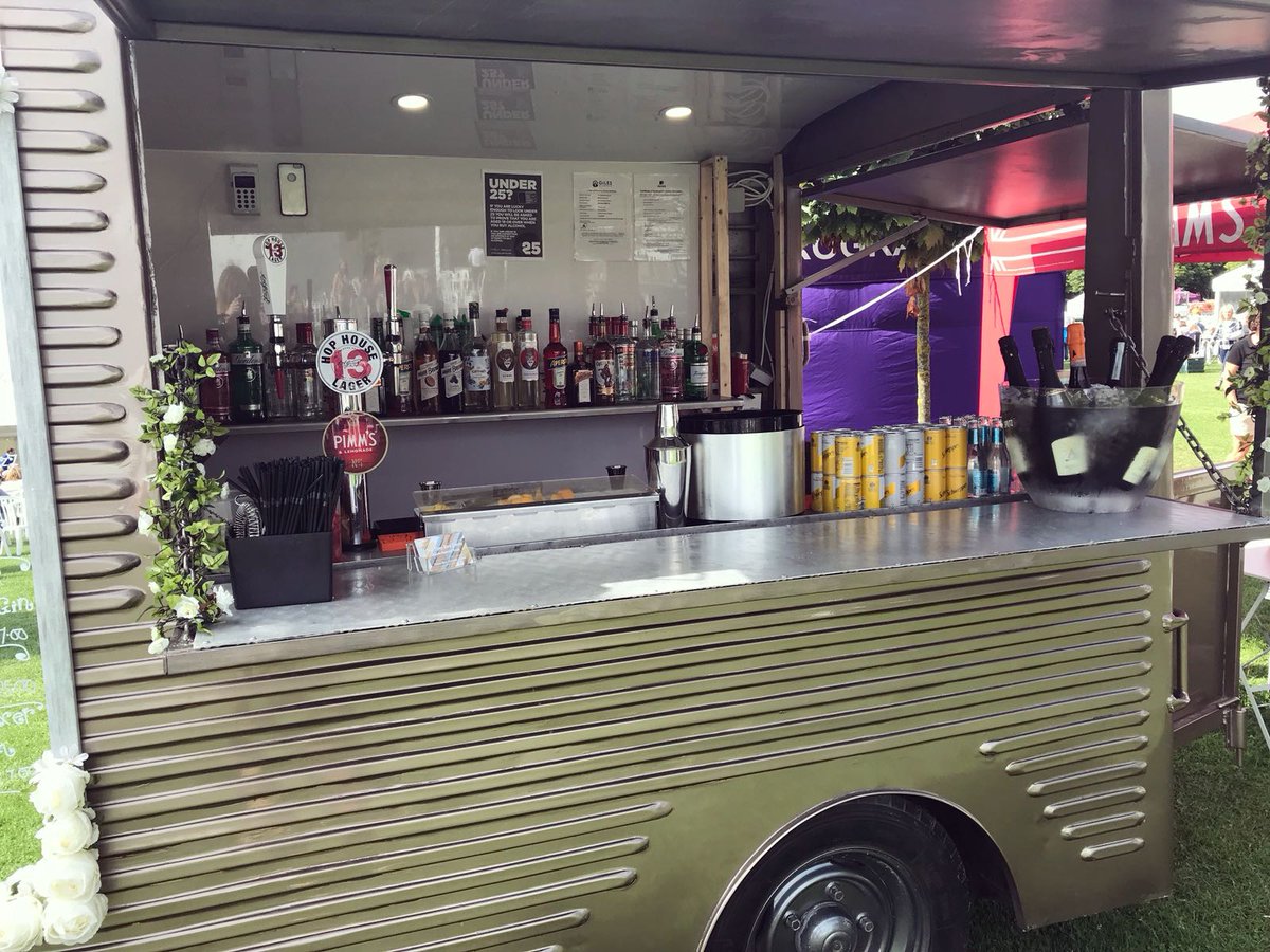 streetfoodmkts's tweet image. Looking for something fun? Drop by at Liverpool1 between 10 am to 6 pm, there is a Christmas popup market is going on.

#findeatlovestreetfood#findeatlovestreetfood #streetfood#streetfood #food#food #foodgram #Bumperpull#bumperpull #Bubblewaffle#bubblewaffle #tipsybirds#tipsybird