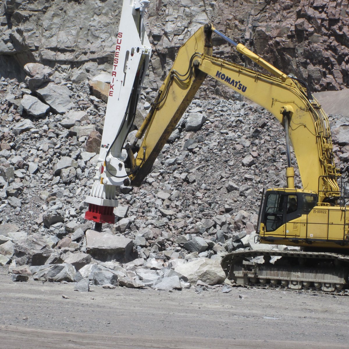 surestrikeint's tweet photo. When you are looking to manage your oversized what is your attachment of choice?
#surestrike #surestrikeinternational #hydraulichammer #impacthammer https://t.co/XAVFl8dx2Q