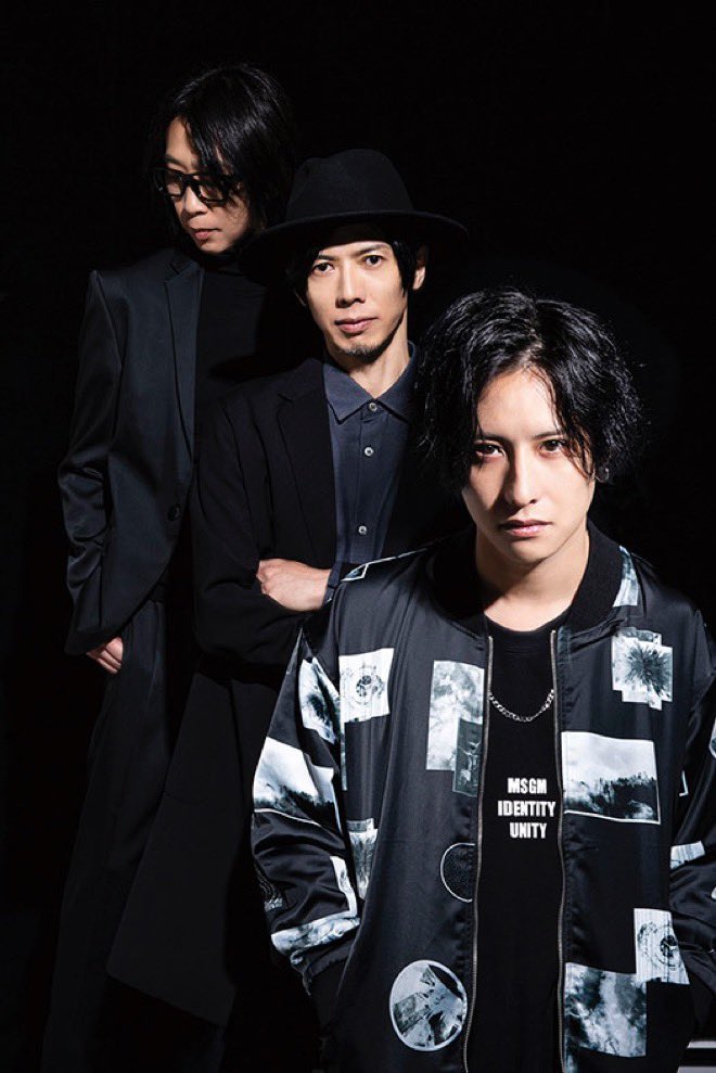 1枚目の青年がジグザグの命になり、WANDSの新ボーカル上原大史になる