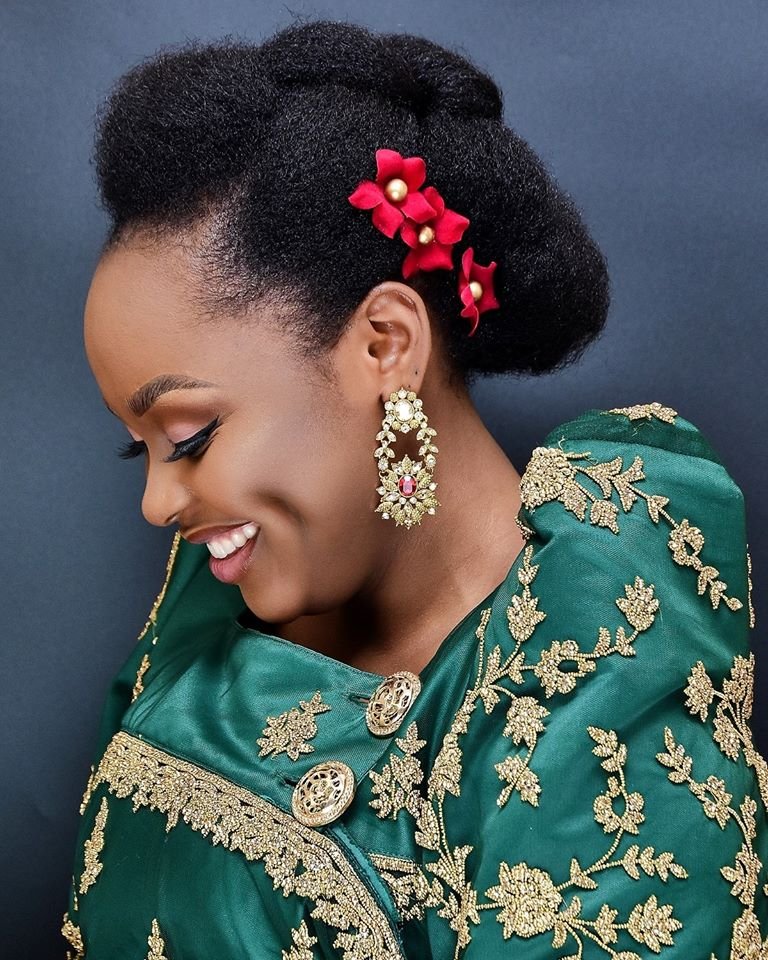 DukeBryanUG's tweet photo. #IntroDay, should we say congratulations to Rema?
Could it be that Rema was cheating on Kenzo, how possibly could u be emotionally attached to a guy you don't give time to?
How could she have moved on swiftly?
#HRPD @927BobFM @DukeBryanUG @dr_tamale @kybedi_derek @moonjahroo https://t.co/CkBDdPRUeg