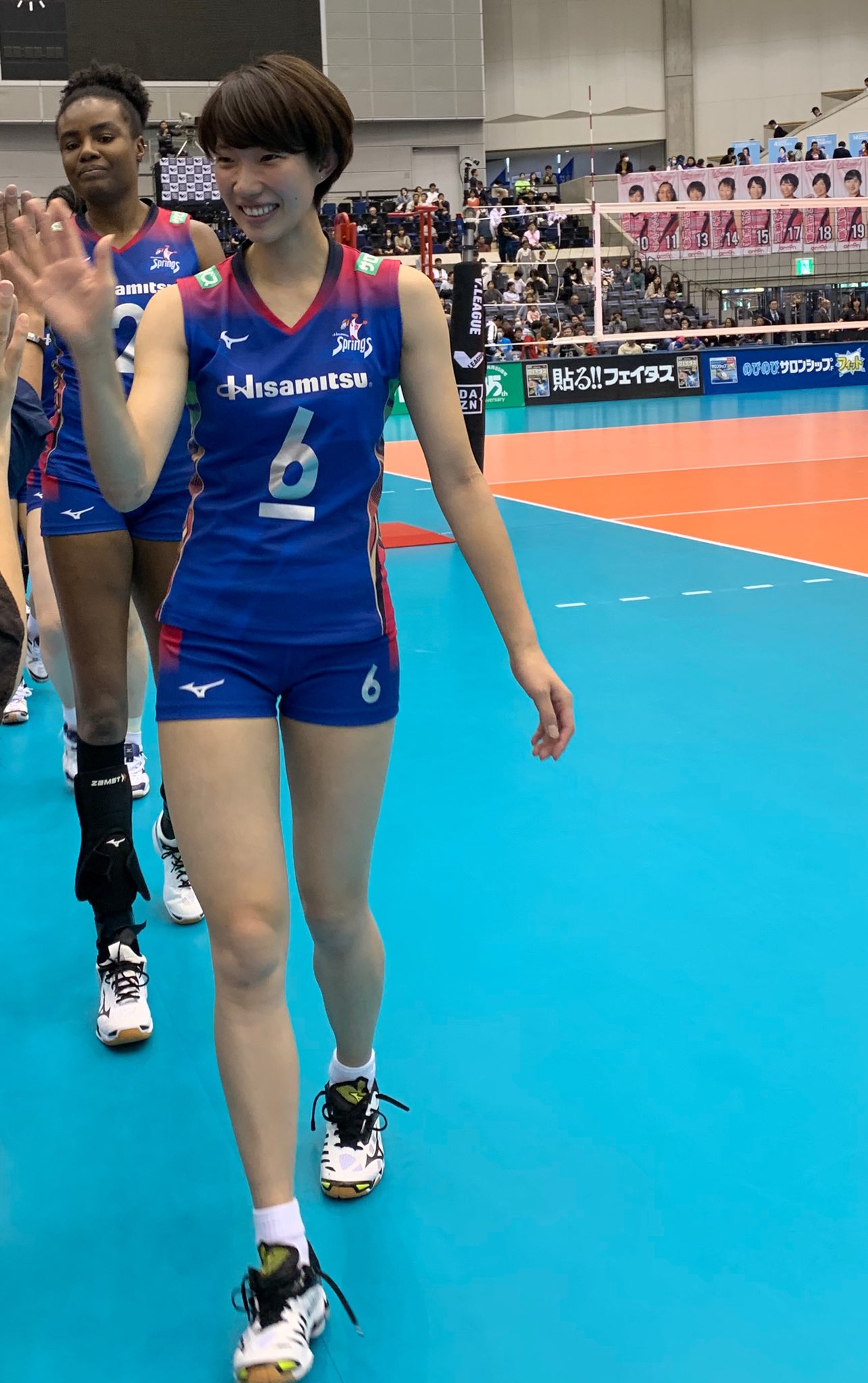 Twitter 上的 あお 11月9日岡山戦グリーンアリーナ神戸 グングン迫って来る石井優希キャプテンその2 足長いっ そしてやはり可愛いすぎます Gt Lt 石井優希 久光製薬スプリングス 可愛いすぎます はーい になってるかな