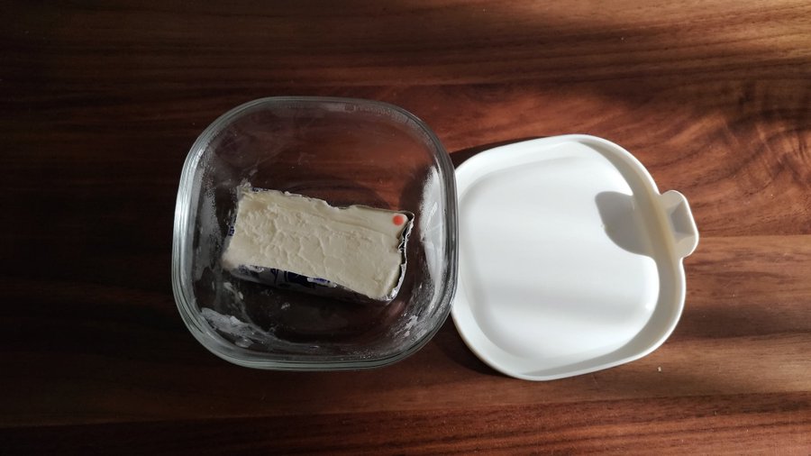 クリームチーズにカビが生えたときの対処法 保存のコツも解説