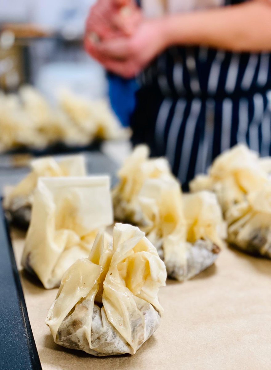OecSheffield's tweet photo. Our Chefs are already at it & working hard prepping for tonight’s lavish 4-course dinner!
Just over 6️⃣ hours to go! 👨🍳👩🍳
#theoec #sheffield #grandlaunch #sheffieldissuper #yorkshireis https://t.co/8ODtFT4JUt