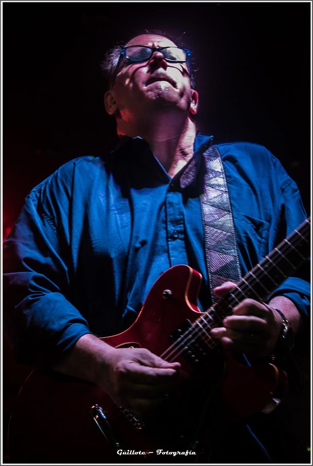 Daniel Raffo (@raffoblues) on Twitter photo Ultimo Show del Año junto a mi amado King Size (foto <a href="/GuilloteFotog/">Guillote Fotografía</a> ). Vie 15-11 junto a mi trío en Vodevil, en el Paseo La Plaza, desde las 23 hs. Sab 7 de Dic "Show Class" en Jabba Estudio, Dorrego 170 Quilmes. Jue 12-12 Cheyo Teavisé en Dúo Acústico con Vasco Bariain! Ultimo Show del Año junto a mi amado King Size (foto <a href="/GuilloteFotog/">Guillote Fotografía</a> ). Vie 15-11 junto a mi trío en Vodevil, en el Paseo La Plaza, desde las 23 hs. Sab 7 de Dic "Show Class" en Jabba Estudio, Dorrego 170 Quilmes. Jue 12-12 Cheyo Teavisé en Dúo Acústico con Vasco Bariain!