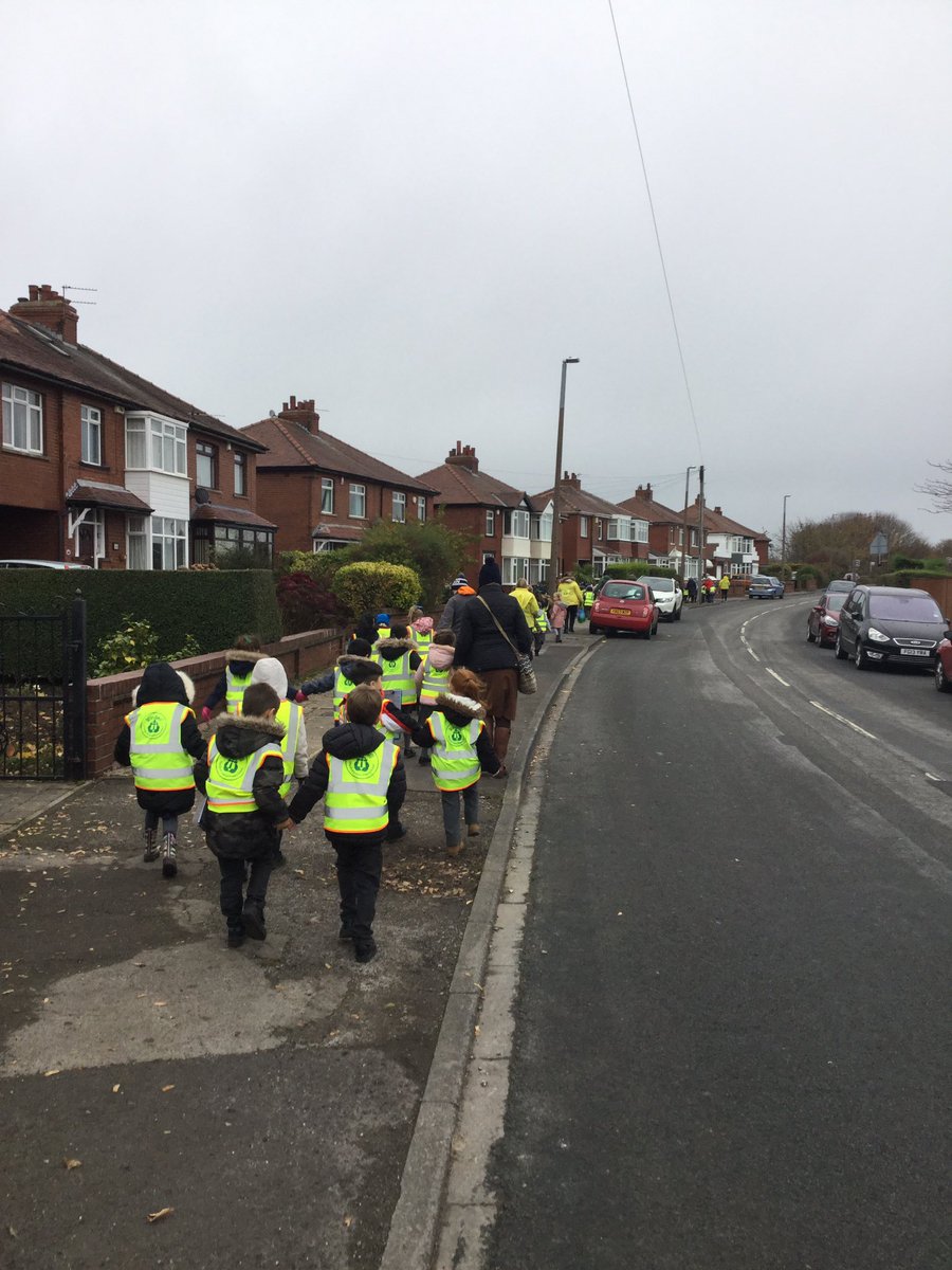 Y1_Windmill_CE's tweet photo. We enjoyed exploring the local area. https://t.co/92e4BpoIwz