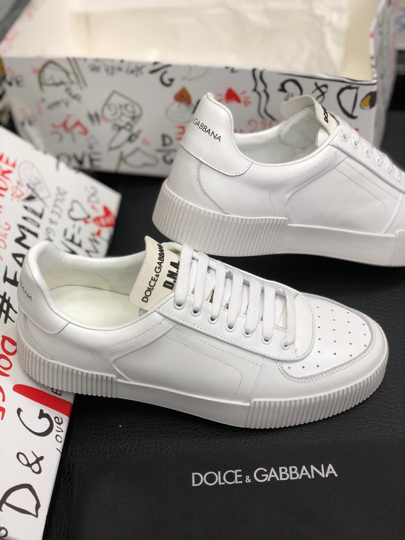 FashionAtlantik's tweet image. 🔥🔥🔥🔥🔥🔥🔥🔥🔥🔥🔥🔥[Just In] DOLCE &amp;amp; GABBANA Portofino Sneaker

Sneakers wey go harvard

Size: 40-45 
Price: NGN32,500

Nationwide delivery available
#NormalMisbehaviour #Burnaboy