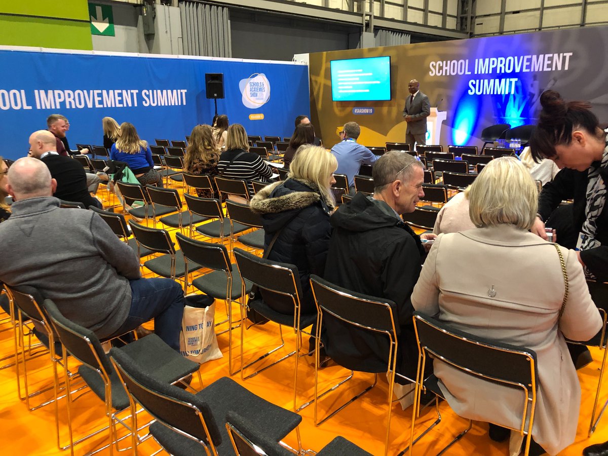 FlashAcademy_HQ's tweet image. We had great fun getting everyone involved in the storytelling game 'Fortunately/Unfortunately' during @NickBaileyLit session this morning 😄

With just a few hours left, be sure to stop &amp;amp; say hello to the team over at stand C34! #SAAShow19 #Education #EduTwitter #TeacherTwitter