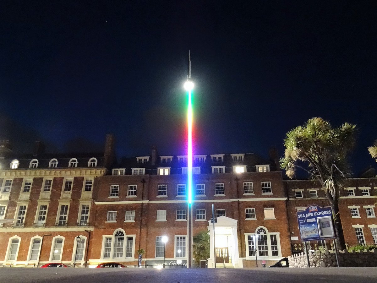 ✨Ahead of schedule and on budget, the Weymouth Promenade Artistic Lighting Scheme is now complete and will be on from today!  Head to the seafront this evening to see them in all their glory, they will be on approx. 30 minutes before sunset. Read more: socsi.in/SUT8l✨