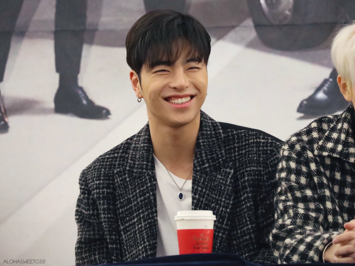 Continuing the thread because I need to see his smiles again  #JUNHOE  #iKON #구준회  #아이콘  #ジュネ