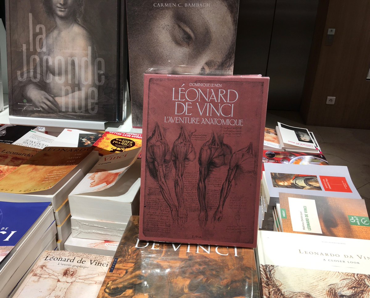 MajeurArt's tweet photo. le professeur Dominique Le Nen à l'honneur à la librairie du Louvre, avant notre colloque à Brest, 5-6 décembre, "Léonard, un génie à la pointe". https://t.co/FjwLkjU9j4
#ExpoLéonard #30ansPyramide @MuseeLouvre https://t.co/VH96fs3Ffp