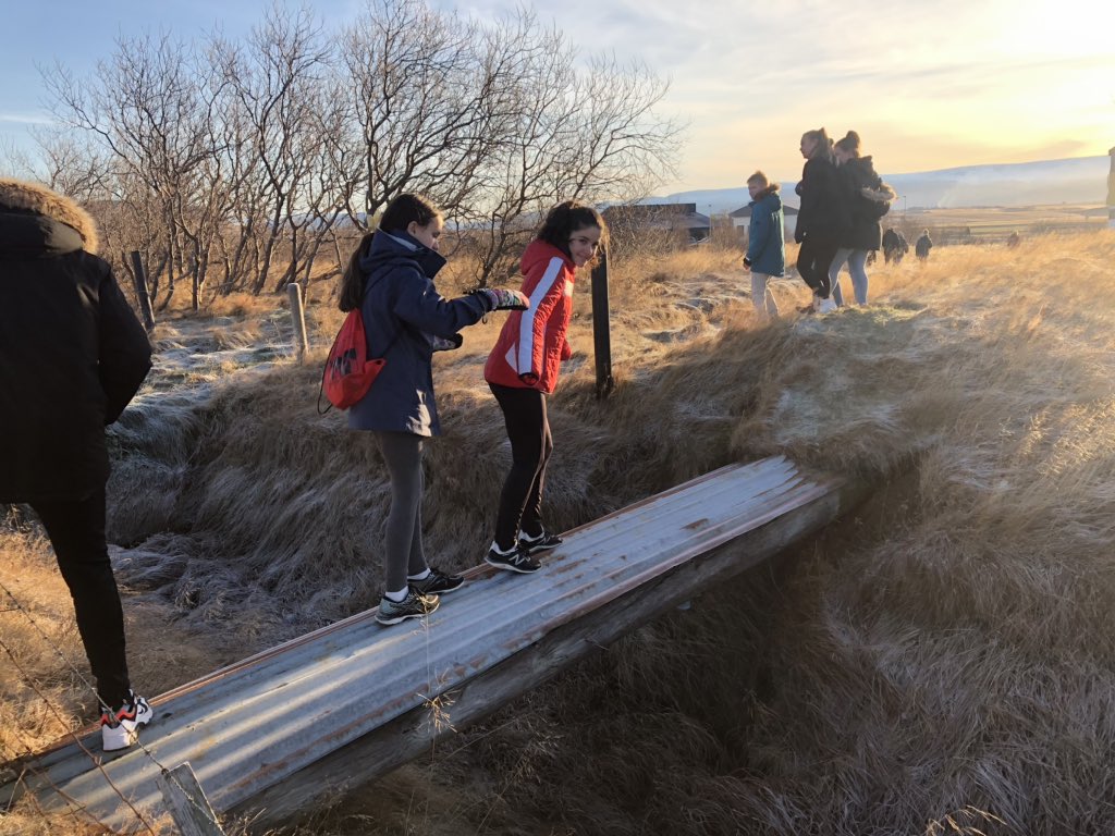 MacFarquharS's tweet photo. Quick hike to the local, outdoor swimming spot but a little too cold for a dip today. #ALICEresearch #RVSed #bpCONNEX @bandedpeakrvs https://t.co/XK4tgSzHJB