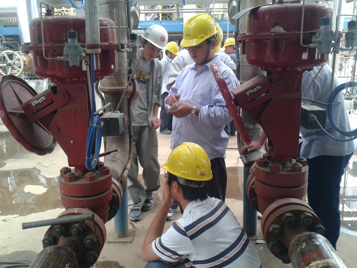 SiemensSensors's tweet image. Small devices, big savings: Tenglong Arene has equipped its plant in the Zhangzhou Gulei Petrochemical Industrial Zone with Siemens #positioners. 

Learn more: sie.ag/33LWgIh

#sipartPS2 #siemens #processinstrumentation