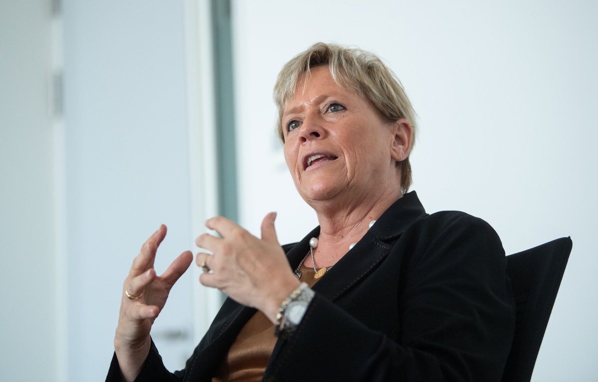 "#Plattformen, auf denen man #anonym seinen #Frust ablassen kann, lehne ich entschieden ab. Das fördert weder die Demokratie noch die Schulgemeinschaft. Solch einen Umgang wollen und brauchen wir nicht", sagt #Kultusministerin #Eisenmann zur #AfD Meldeplattform. #Lehrer #Schule