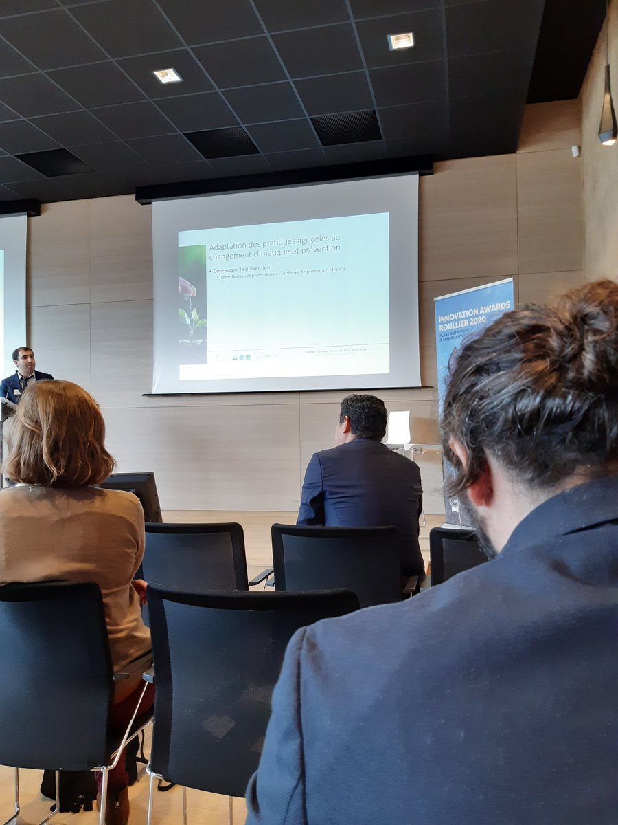 pole_dream's tweet photo. Poursuite de la Journée Technique Nationale @FranceWaterTeam Eau &amp; Agriculture avec 3 ateliers "Émergence de projets &amp; restitutions" avec @ITK_web, @Groupama et le Centre Mondial de l'Innovation du @GroupeRoullier https://t.co/MCD1qlSnTG