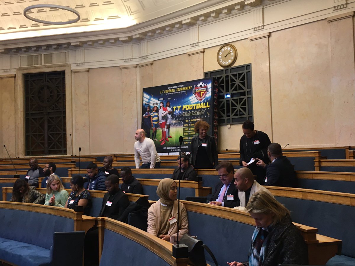 Mixity_co's tweet photo. #Sport 👉🏼 L’ @AssoGrignywood association reçue à @AssembleeNat par @p_a_raphan présente son projet d’#inclusion et de #diversité à travers le #football pour des filles (18-47 ans...) dans la @villedegrigny91 - #multigénération - #multiculurel c @FootdElles https://t.co/MEd6OV0HwT