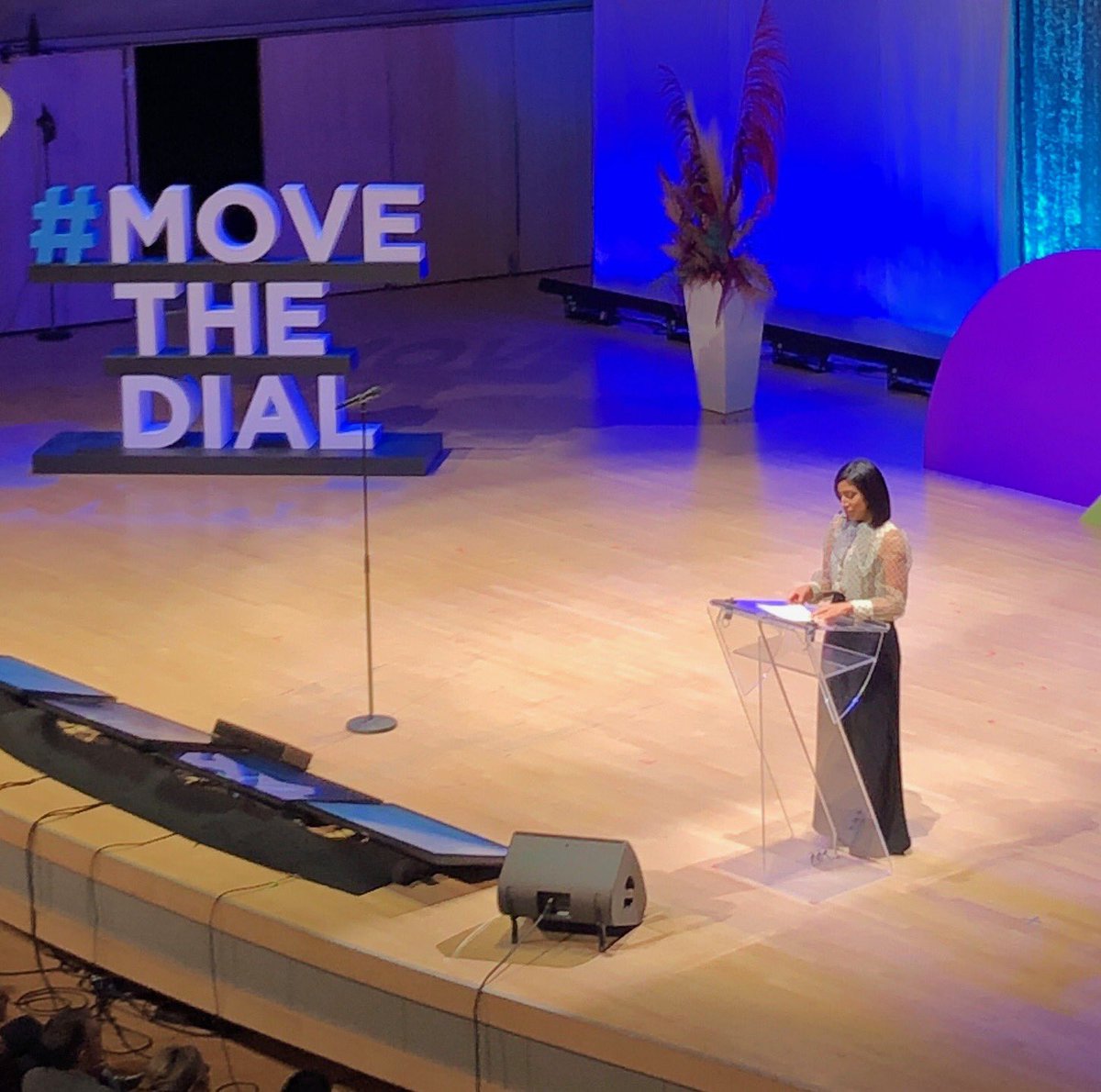 lettuce_meat's tweet photo. . ⁦⁦@FarahNasser⁩ kicks off #MoveTheDial Summit! Great personal story about having both family and career, and the need for more perspectives in journalism (and less about Don Cherry?) 👌 #canada #diversity #womenintech #tech https://t.co/FxMOFPUNfk