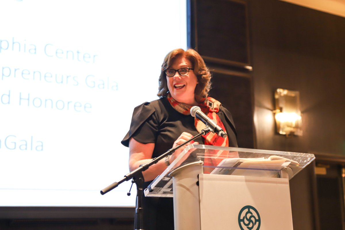 Athena_Philly's tweet image. Tuesday night was our biggest #InnovationGala yet! Congratulations to our honoree Joan Waters from @COFCO_Office ​ and three WBO Winners - Kristen Waterfield, @MalvernSchool, Dr. Beatriz Garces, Garces Dental Group​ and Stacey Grant, @koiflycreative @riverscasinophl @NAWBOPhilly