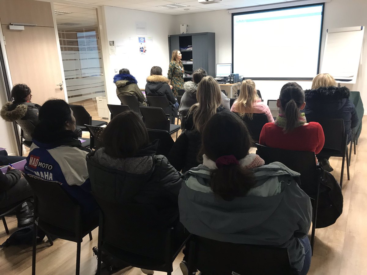 #ReussirSansAttendre une journée pour les allocataires du RSA au #poleemploi de Caudry. Les entreprises et organismes de formation viennent les rencontrer : de belles histoires en perspective <a href="/DuboisFranck12/">Dubois Franck</a>