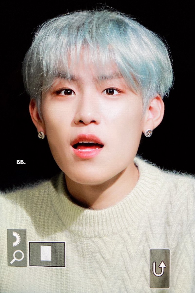 Babybird_lo's tweet photo. 191114 귀여워 우진이 사랑스러워 우진이 (*°▽°*)♥♥

 #박우진 #parkwoojin #AB6IX https://t.co/TsXVNpj8KP