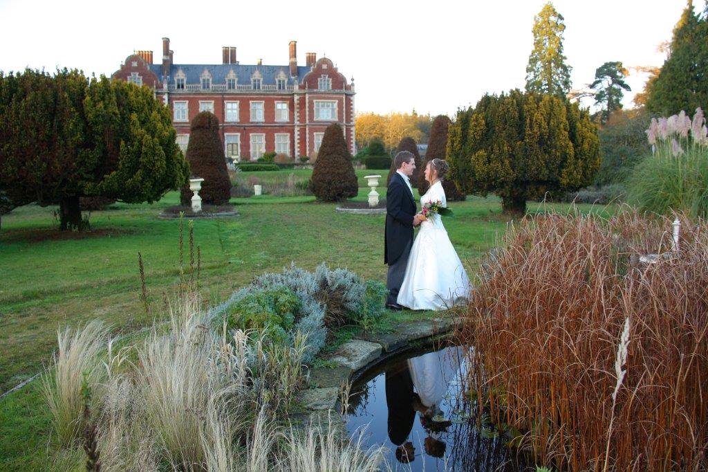 Book your 2020 wedding before end of 2019 and receive a free champagne and canape reception for up to 60 people (some packages excluded) #norfolkweddings #weddings #norfolkhour Norfolk's Quintessential wedding venue! lynfordhallhotel.co.uk/weddings-lynfo…